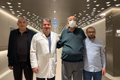 Kardeşi ve kuzeninin karaciğeriyle yaşama tutundu