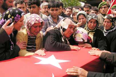 Şehit annesinin dramı: "Can verdim, evimde oturamıyorum"