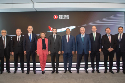 Türk Hava Yolları'nda devir teslim töreni gerçekleşti
