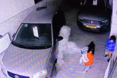 Afacanların yangın tüpüyle oyunu işyeri sahibini korkuttu