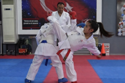 5 yaşında başladığı karate sporunda 7 yaşında Türkiye şampiyonu oldu