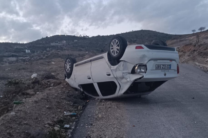 Ters dönen otomobilin sürücüsü, aracı bırakarak kaçtı