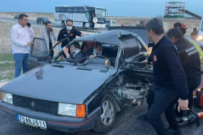 Kaza sonrası araçta sıkışan karı kocayı itfaiye kurtardı