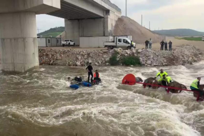 Bursa'da faciadan dönüldü: 10 işçi vinçle kurtarıldı