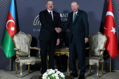 Cumhurbaşkanı Erdoğan, Azerbaycan Cumhurbaşkanı Aliyev ile bir araya geldi