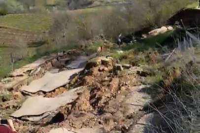 Bursa'da meydana gelen heyelan yolu parçalara ayırdı