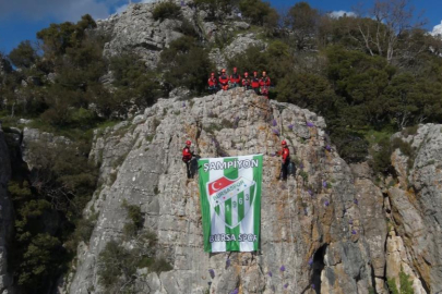 Bursaspor bayrağı zirvede dalgalandırıldı
