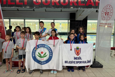 İnegöllü minik yüzücülerden 18 madalyalık gurur