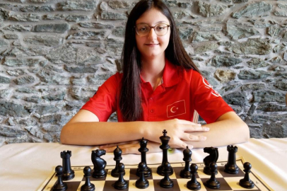 Bursa Büyükşehir Belediyesporlu Arya Aydoğan dünya dördüncüsü