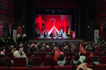 Bursa’da bayram coşkusu: Salon tıklım tıklım doldu