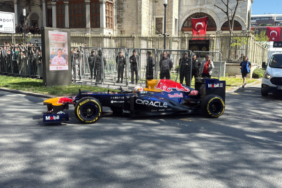 Yuki Tsunoda'dan, İstanbul sokaklarında gösteri sürüşü