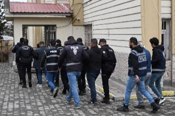 5 ilde "rüşvet ve görevi kötüye kullanma" operasyonu: 7 kişi tutuklandı