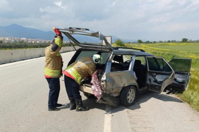 Tofaş hurdaya döndü: 2 yaralı