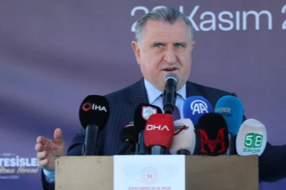 Bakan Bak, Avrupa şampiyonu Beşiktaş’ı kutladı