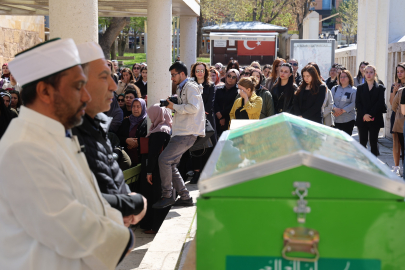 Boğazına çilek kaçan 2,5 yaşındaki çocuk hayatını kaybetti