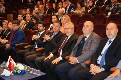 BUÜ’de Türkçenin geleceği konuşuldu