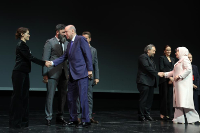 Cumhurbaşkanı Erdoğan İstanbul'da film galasına katıldı