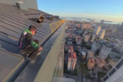 Rooftop tutkunu genç gökdelenlerde adrenalin peşinde