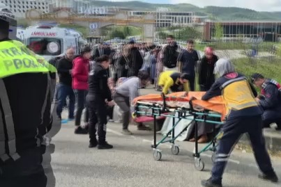 Öğrencileri taşıyan otobüs otomobile çarptı