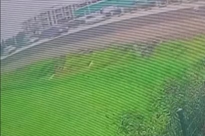 Beton mikserin metrelerce sürüklediği otomobil sürücüsü yaralandı