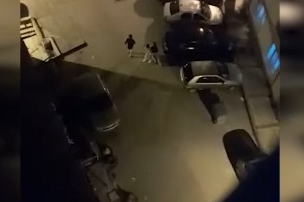 Bursa’da sokak ortasında yumruk yumruğa kavga