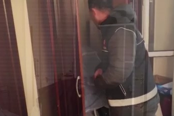 Dolaptan kıyafet değil "Torbacı" hükümlü çıktı