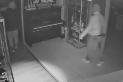 Maskeli beşler girdikleri işletmelerde çelik kasaları böyle patlattı...