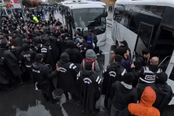 İstanbul'da izinsiz yürüyüşlere katılan 366 kişi gözaltına alındı