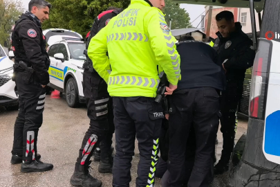Bursa'da  ehliyetsiz sürücü zorluk çıkarınca biber gazı yedi