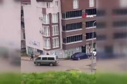 Bursa’da sopalar havada uçuştu
