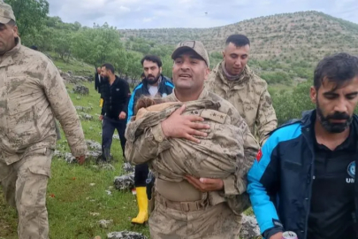 Mehmetçik'ten duygulandıran hareket