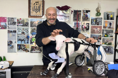 Demir ustası felçli canlara 'umut' oluyor