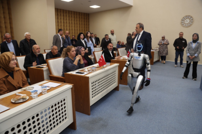 Nüfusa kayıtlı robot mecliste