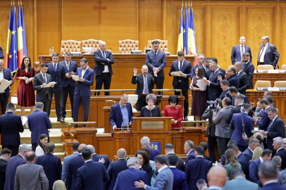 Romanya'da Avrupa yanlısı hükümet düştü