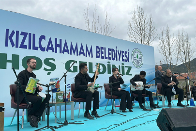 Atıklardan yaptıkları müzik aletleri ile konser verdiler