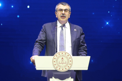 "Evlatlarımızı ekranların insafına terk etmemeliyiz"
