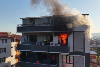 Bursa'da apartman yangını paniği