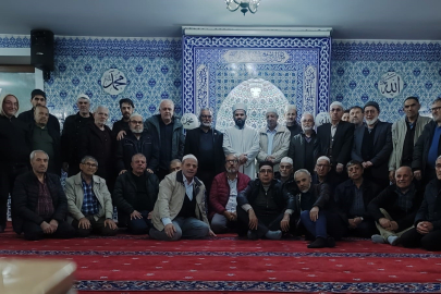 Suriyeli Abdülkerim Ömer'e cami cemaatinden anlamlı uğurlama