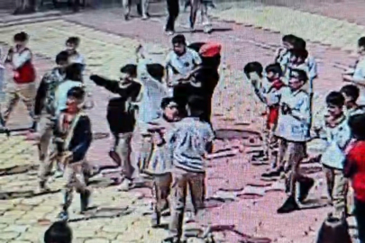 Teneffüste fenalaşan öğrenciye öğretmenden hayat kurtaran müdahale