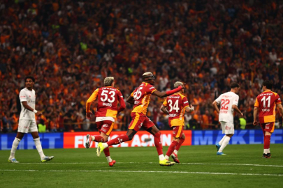 Okan Buruk tarihe geçti! Galatasaray üst üste 4. kez şampiyon