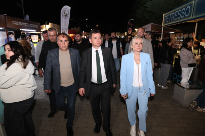 Başkan Erkan Aydın kahve ve müzik tutkunlarıyla bir araya geldi