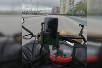 Çanta, cüzdan derken yol kenarında buzdolabı bulundu