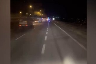 Otoyolda seyir halindeki otomobil alev aldı