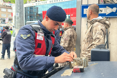 Jandarma çamurda bulduğu 6 bin TL'yi emniyete teslim etti