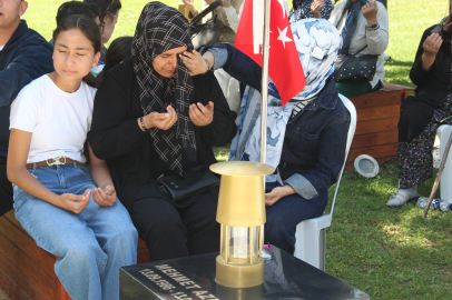 Soma maden şehitleri mezarları başında anıldı