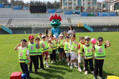 Spor Şenlikleri’nde sıra minik öğrencilerin