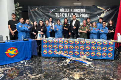 BTÜ'de F16 heyecanı...Gençler kokpite geçti