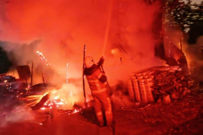 Bursa'da baraka alevlere teslim oldu