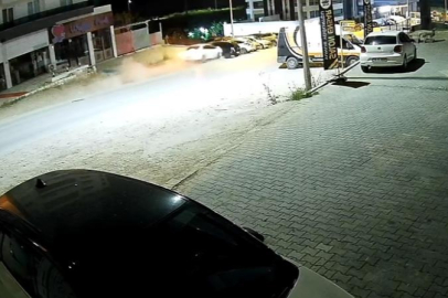 Bursa'da park halindeki araçlara daldı