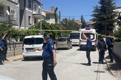 Korkunç olay! Anne ve babasını bıçaklayarak öldürdü